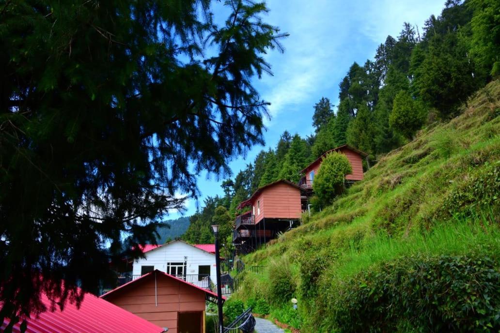 Aamod Resorts Dalhousie ! Luxury Cottage Resort Buitenkant foto